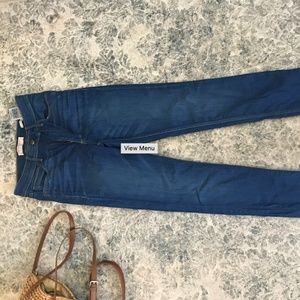 GUESS- high waisted skinny jeans stretchy size 26